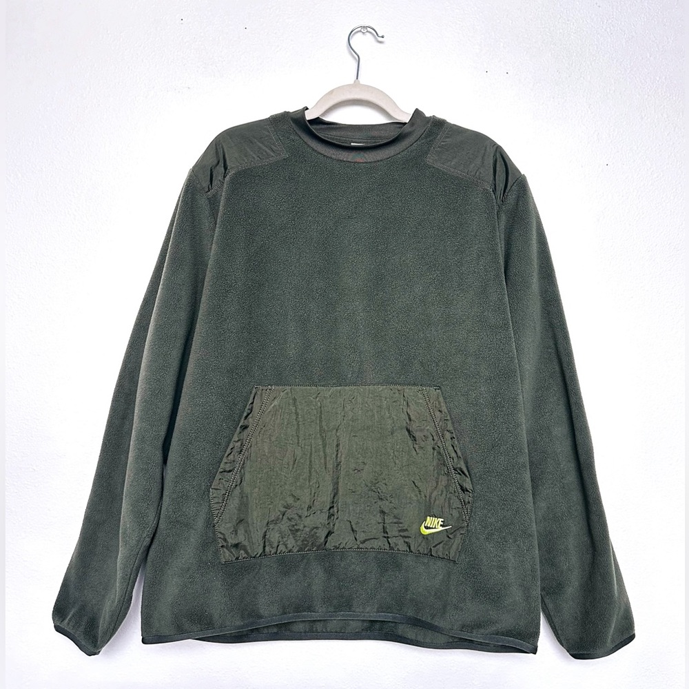 ✔️Nike✔️Sportswear Fleece Crew Winter Sweatshirt in Sequoia Green w/ Lemon Twist